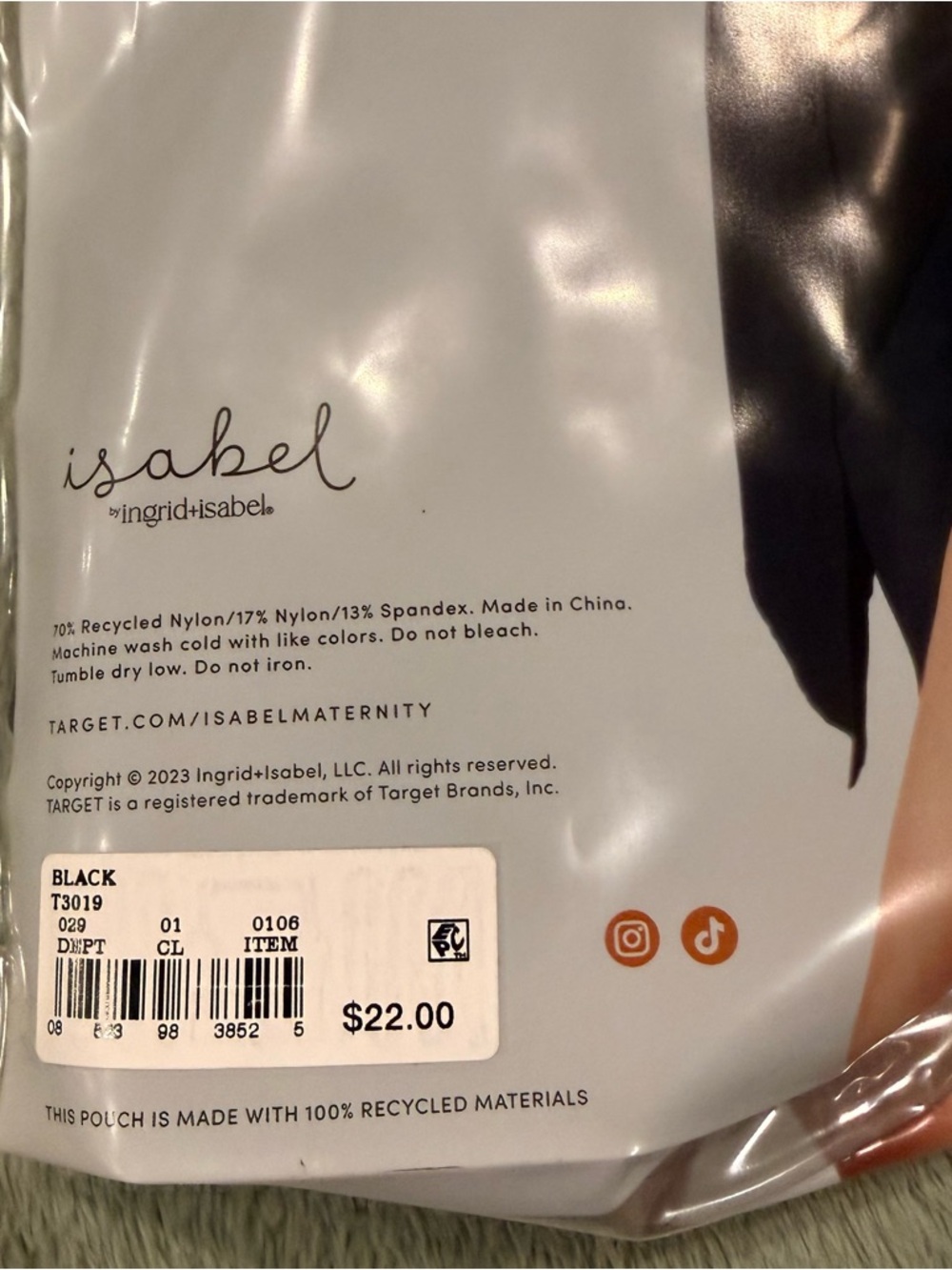 Isabel Maternity by Ingrid & Isabel Seamless Shapewear Shorts - black med - Picture 4 of 4